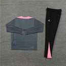 Conjunto Treino PSG 24/25 - Versão Jogador - Cinza, rosa e preto