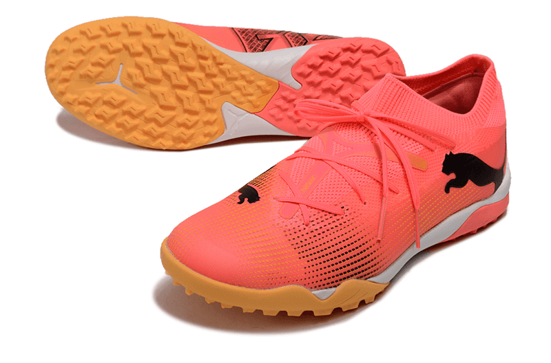 Chuteira Society Puma Future 7 TF Rosa e Amarelo