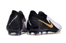 Chuteira Campo Nike Phantom GX 2 Elite FG Preta e Branca "Mad Ready Pack"