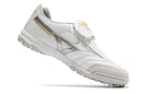 Chuteira Society Mizuno Morelia 3 TF Branca e Prata "Beta Shining"