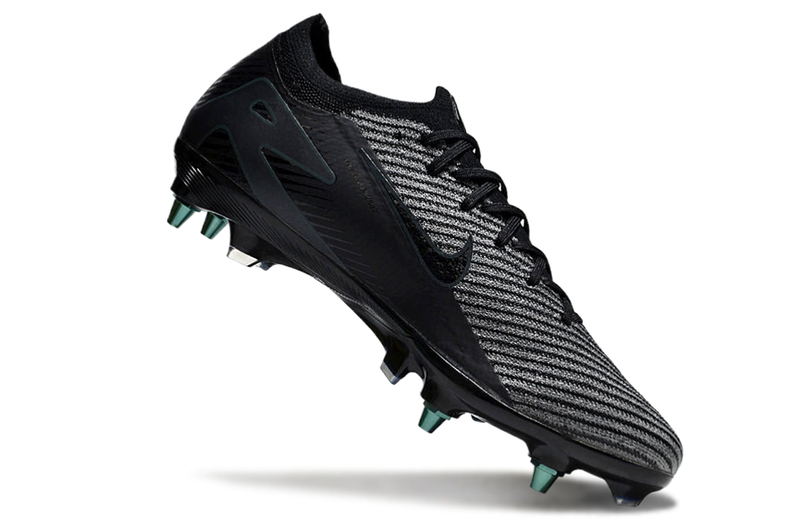 CHUTEIRA NIKE MERCURIAL VAPOR 16 TRAVA MISTA (removível)