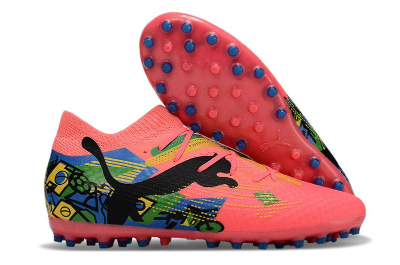 Chuteira Society Puma Future 7 MG Rosa, Azul, Verde e Amarelo "Brazil Pack"